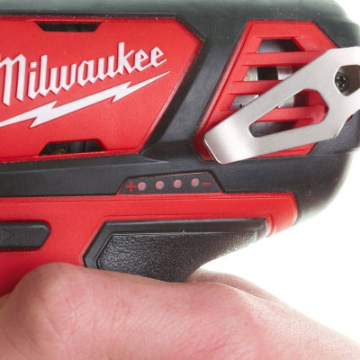 Гайкокрут акумуляторний 1/2" MILWAUKEE, M12 BIW12-0, 138Нм (4933447134) Гайкокрут акумуляторний 1/2" MILWAUKEE, M12 BIW12-0, 138Нм (4933447134)